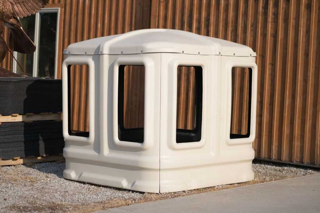 Cashmans All Weather Hay Feeder - Image 4